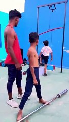 Ye_Ky_Ho_Gaya__#shorts_#viral_#funnyshorts_#youtubestudio_#shortsviral_#funny(480p)