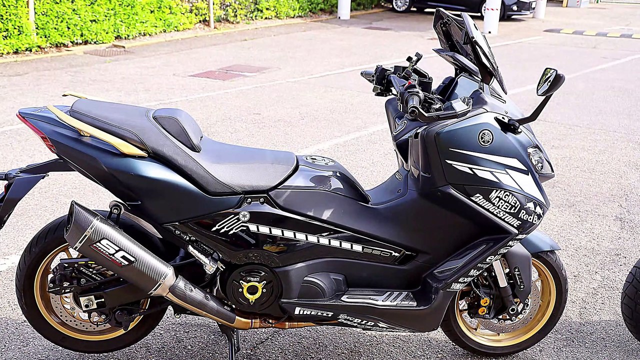 T MAX 560 TECH MAX NO STOCK Vs HONDA ADV 350 FULL STOCK EXHAUST SOUND SC PROJECT