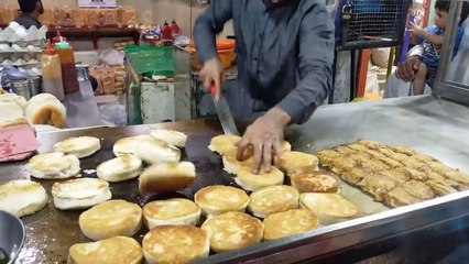 Descargar video: Burger king fast burger maker - Spicy Burger making recipe - Street Food Lahore - Double Egg burgers