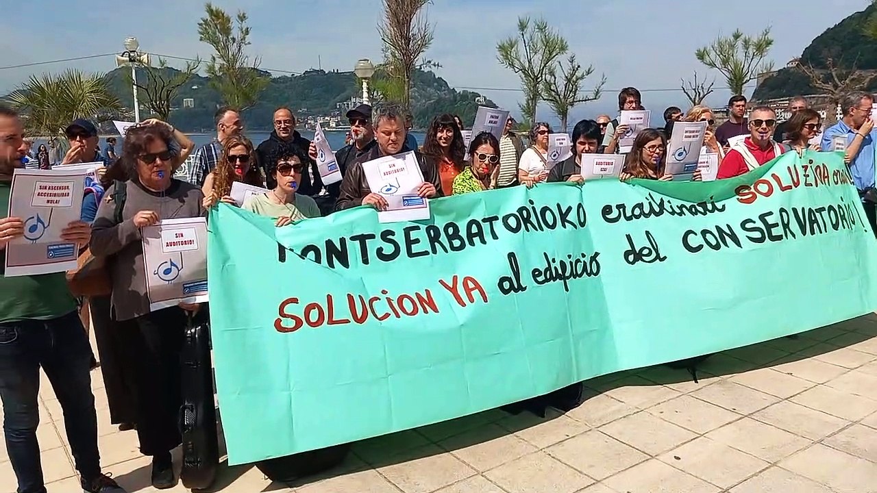 Concentración del Conservatorio en Alderdi Eder