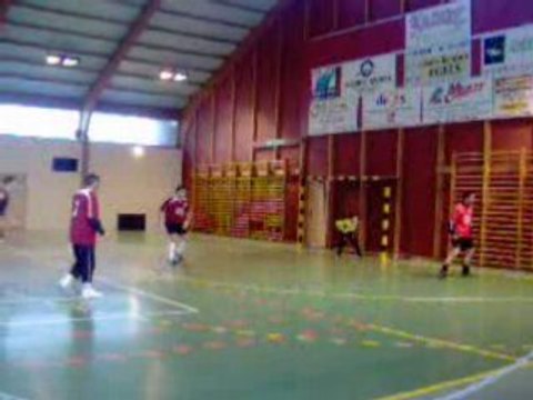 juju 11 ans aux tournoi de foot salle de senior