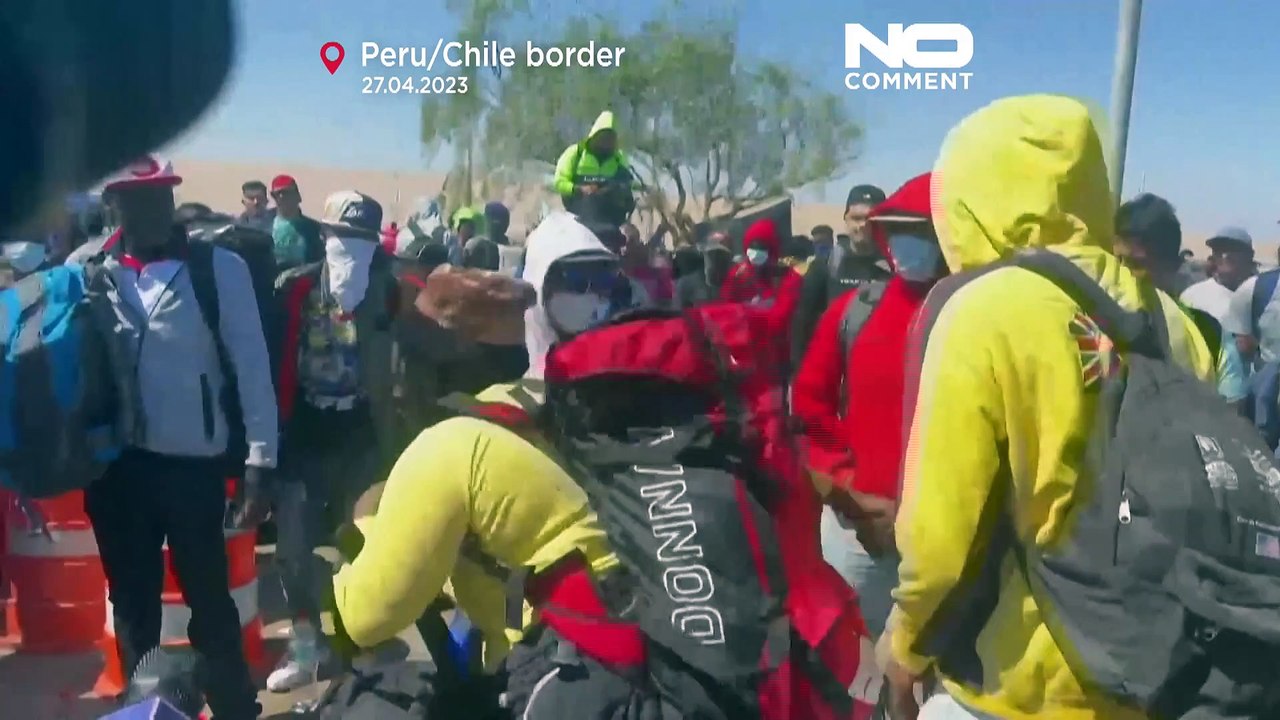 Kein Durchkommen an der peruanischen Grenze: Polizei hält Migrant:innen aus Chile auf