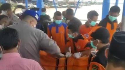 Once muertos y un desaparecido tras el naufragio de un barco en Indonesia