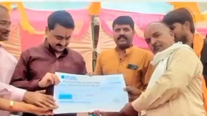 दतिया: ओला पीड़ित किसानो को राहत राशि का हुआ वितरण