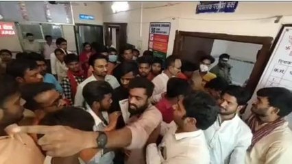 गोपालगंज: प्राइवेट से सीटी स्कैन नहीं कराने पर सदर अस्पताल के डॉक्टर ने किया रेफर, हंगामा