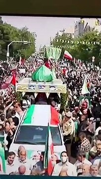 بعد 36 سنة العثور على بقايا احد شهداء الحرب العراقية على ايران، والشهيد هو مسيحي من طهران، فاقيم له هذا العزاء الحاشد، وهودليل على ان المواطنة هي الاساس في الجمهوية الاسلامية في ايران، ولا يوجد اي فرق بين الشعب الايراني.