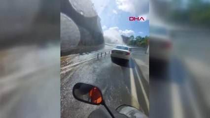 EYÜPSULTAN'DA SU BORUSU PATLADI, YOLLAR GÖLE DÖNDÜ - 1