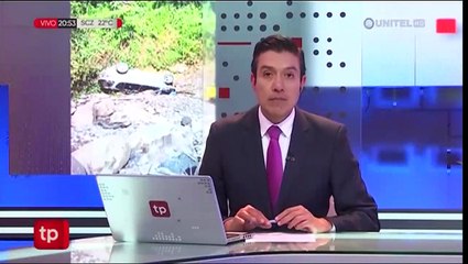 Un vehículo se embarrancó varios metros en Palos Blancos, norte de La Paz