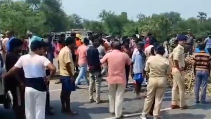 मधुबनी: ट्रक की चपेट में ओने से युवक की दर्दनाक मौत, घंटों रहा nh57 जाम