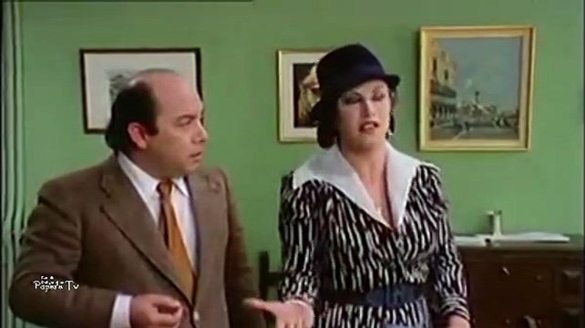 La ripetente fa l'occhietto al preside - MONICA - Lino Banfi