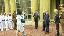 King plays air cricket shot with Australians