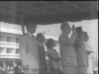 Presiden RRT Menyaksikan Atraksi Udara Pesawat-Pesawat AURI.