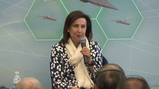 Robles: No hay ninguna tropa de la OTAN en Ucrania