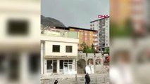 BATMAN'DA 40 YILLIK CAMİ VE MİNARESİNE KONTROLLÜ YIKIM KAMERADA