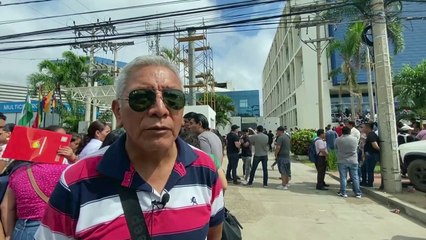 Bolivia toma control de banco privado y se desatan protestas de empleados