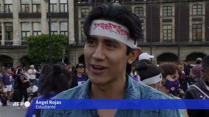 Rosalía sacude México y su política con un concierto gratuito