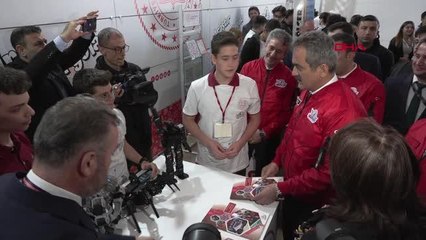 BAKAN ÖZER'DEN TEKNOFEST'TE DEMİRÖREN LİSESİ ÖĞRENCİLERİNE ZİYARET