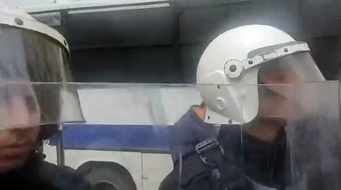 Galatasaray Meydanı'na çıkmak isteyen CumartesiAnneleri bir kez daha polis tarafından engellendi; 25 kişi gözaltında