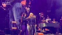 Vídeo: Michelle Obama, corista improvisada en el concierto de Springsteen en Barcelona
