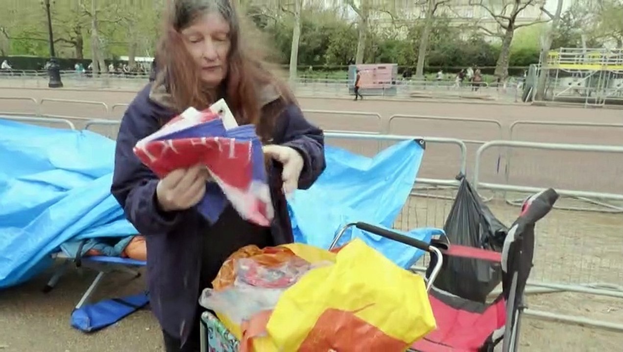 In der ersten Reihe bei der Krönung: Royal-Fan campiert in London