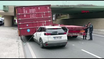 SPOR Tır'ın dorsesi Anadolu Efes'te oynayan Bryant Dunston'ın aracının üzerine devrildi - 1