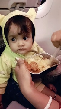 Vistara airlines food eating-Vistara Airlines Travel Video.