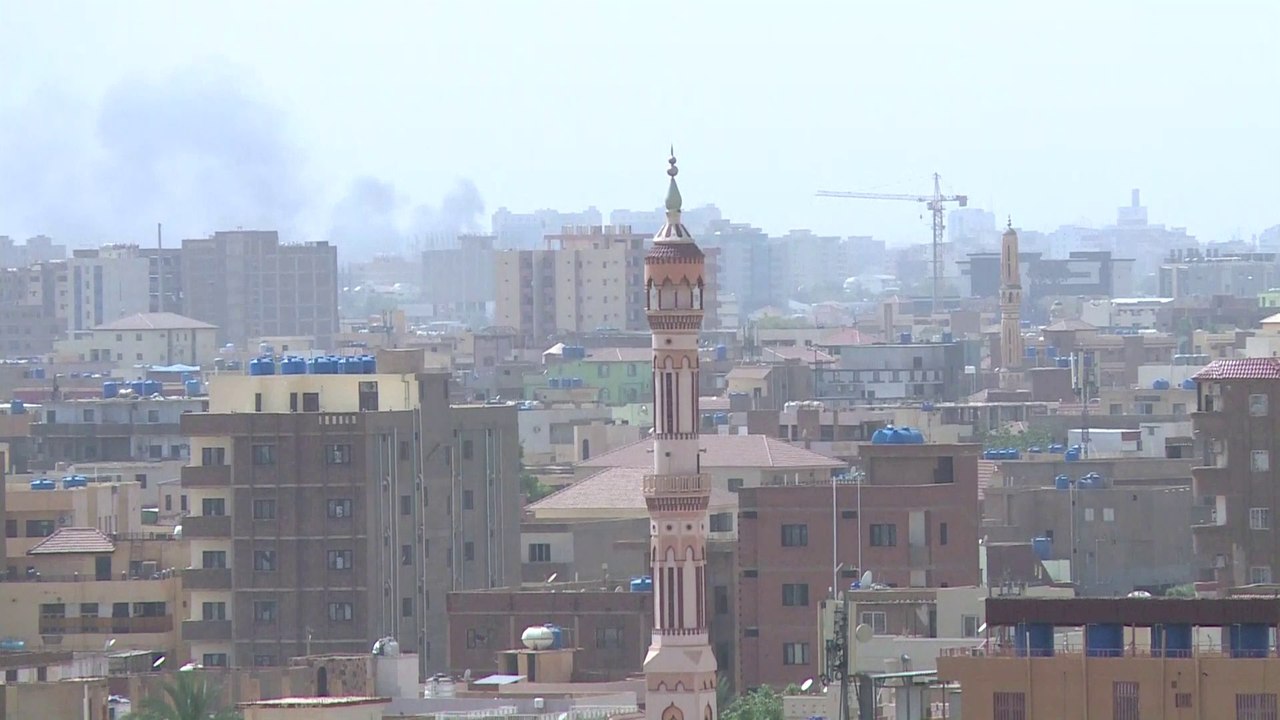 رغم الهدنة.. اشتباكات جارية في محيط القصر الرئاسي بـ #الخرطوم وسط تصاعد لأعمدة الدخان شمال العاصمة  #العربية #السودان