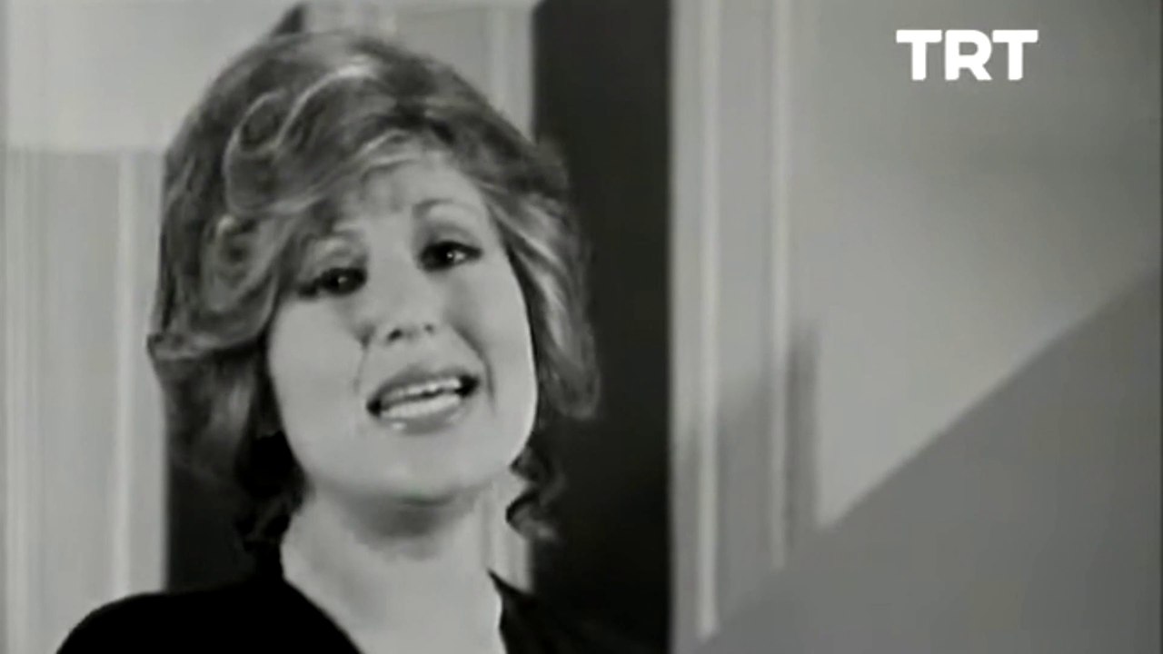 Mualla Şentop / Saymadım kaç yıl oldu sen ellerin olalı