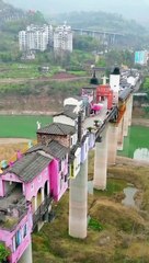 Settlement built on a bridge 