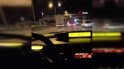 Tırı sıkıştıran otomobil sürücüsü kazaya sebep oldu... O anlar kamerada