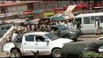 لقطات فيديو تظهر ترحيب مواطنين سودانيين بنزول قوات شرطة الاحتياطي المركزي وسط منطقة السوق المركزي في العاصمة #الخرطوم #السودان #العربية