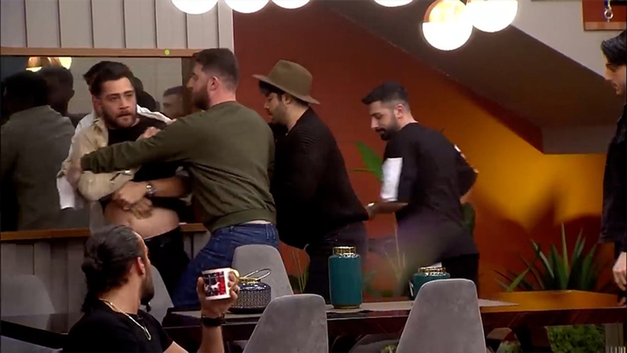 Kısmetse Olur'un yeni bölümünde kavga çıktı!