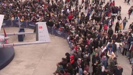 TEKNOFEST'te Kızılelma ve Bayraktar TB3 yoğun ilgi gördü