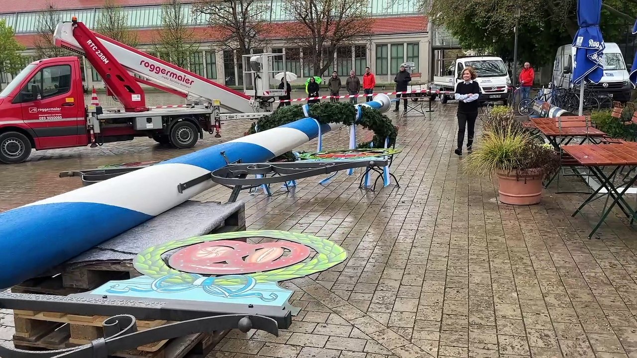Wirtshaus am Bavariapark: Maibaum aufstellen 2023 im Biergarten bereits am 28.04.2023