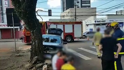Capotamento é registrado na Rua São Paulo em Cascavel