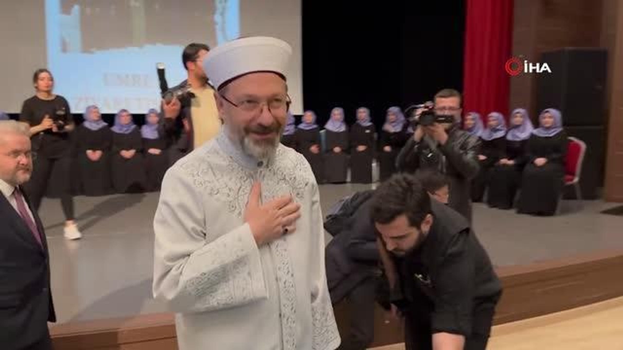 Diyanet İşleri Başkanı Erbaş, Tekirdağ Hafızlık Kız Kur'an Kursu icazet törenine katıldı