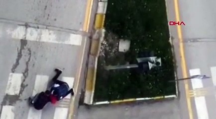 Silahlı kavga kameraya yansıdı