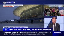 Finale de la Coupe de France: les images d'Emmanuel Macron serrant les mains des joueurs ont bien été diffusées en direct, mais n'ont pas été retransmises dans le stade