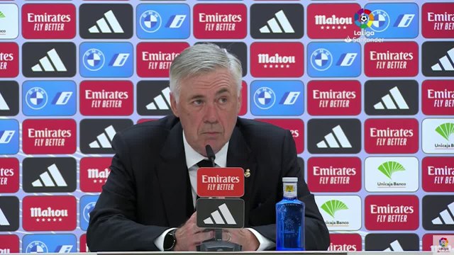 Preguntan a Ancelotti por las protestas de Vinicius y sale con esto: “El mediocentro más feo de LaLiga...”