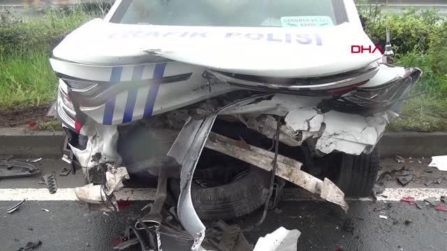 RİZE'DE OTOMOBİL POLİS OTOSUNA ÇARPTI 1'İ POLİS 2 YARALI