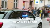 À la rencontre de réfugiés, le pape prêche contre 