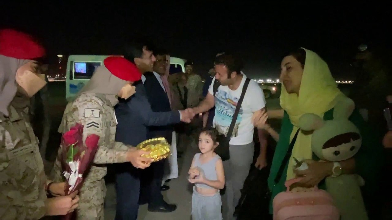 مراسل #العربية هاني الصفيان: طائرة إيرانية تستع...
