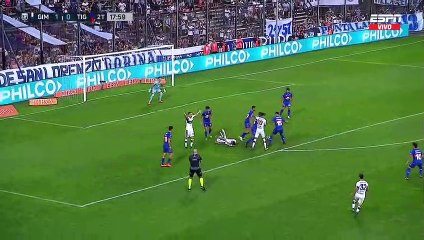 ¿Pisotón o piletazo? Hubo o no penal para el Lobo