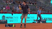 Madrid - Tsitsipas bousculé par Thiem