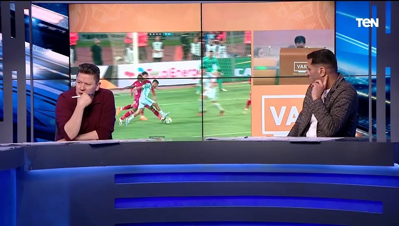 هل ركلة جزاء الرجاء أمام الأهلي صحيحة؟ اختلاف في الرأي بين رضا عبد العال ومحمود أبو الدهب 