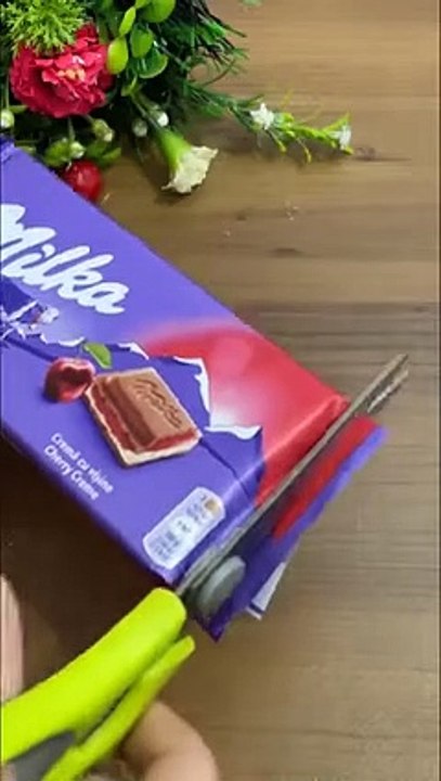 بيري ظبطت معها خدعة تقطيع الشوكولاته السحرية----_chocolate(240P)