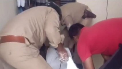 अलीगढ़: सहार अपार्टमेंट के फ्लैट में संदिग्ध परिस्थितियों में युवक की मौत