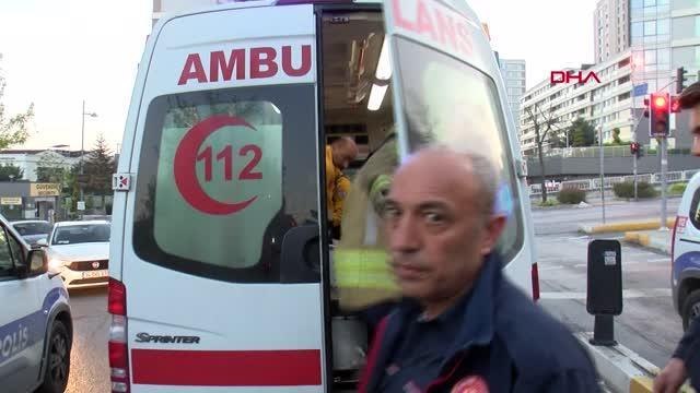 İSTANBUL-BAHÇELİEVLER'DE OTOMOBİL KAFENİN BAHÇESİNE GİRDİ: 1 AĞIR YARALI