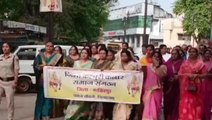 नरसिंहपुर: कलचुरी समाज सड़कों पर उतरा, कथावाचक धीरेंद्र शात्री के खिलाफ किया प्रदर्शन