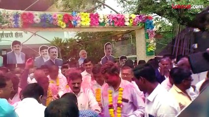 खडसे चिमणरावांना धक्का महाजन चव्हाणांनी गड राखले